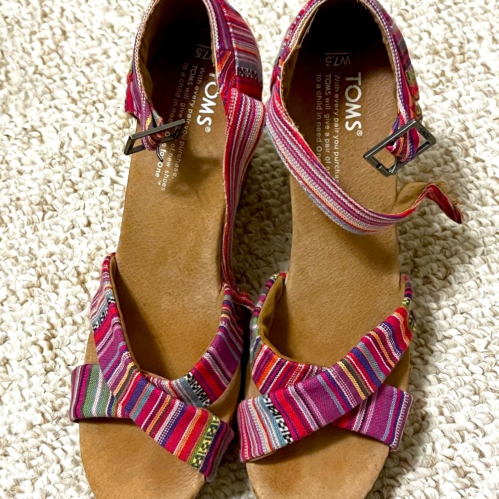 TOMS Women's Multicolor Striped Sandals